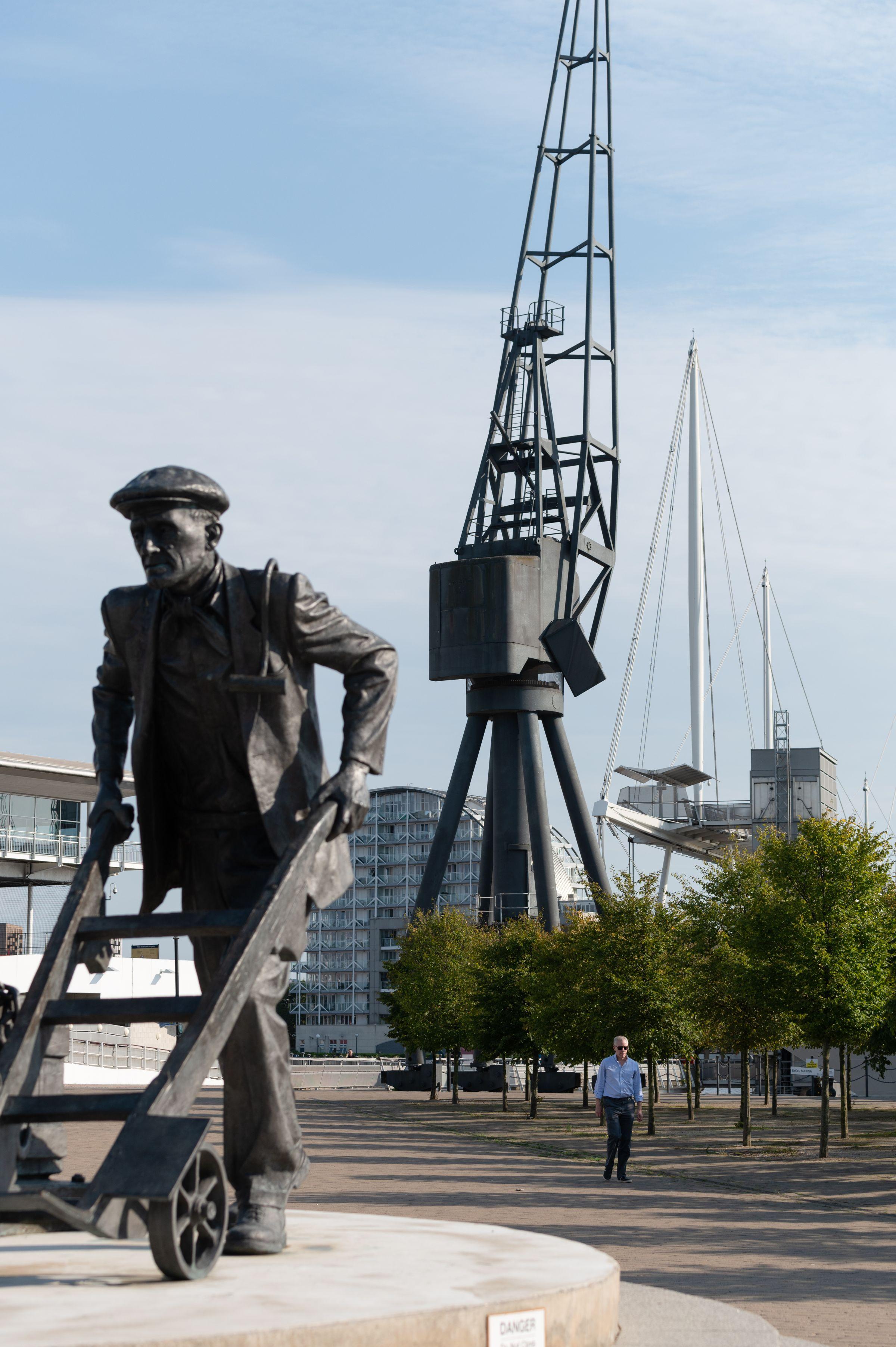 Bronze Dockers Statue, Royal Docks